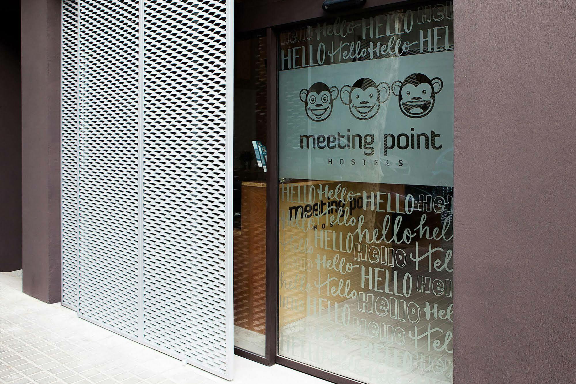 Meeting Point Hostels Barcelona Eksteriør billede